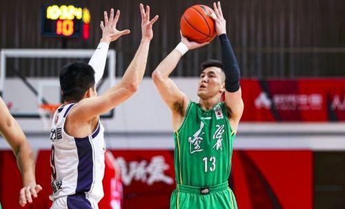 爆料郭艾伦最新消息,揭秘篮球巨星背后的故事与挑战